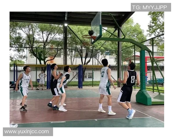 赛后分析：西安篮球队与成都篮球队的默契配合与战术对抗探讨